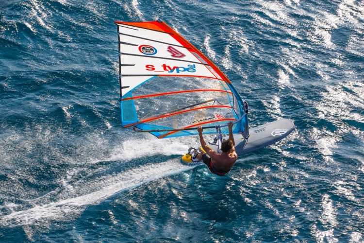 North Sails S-type 2017 orange et bleu action 3